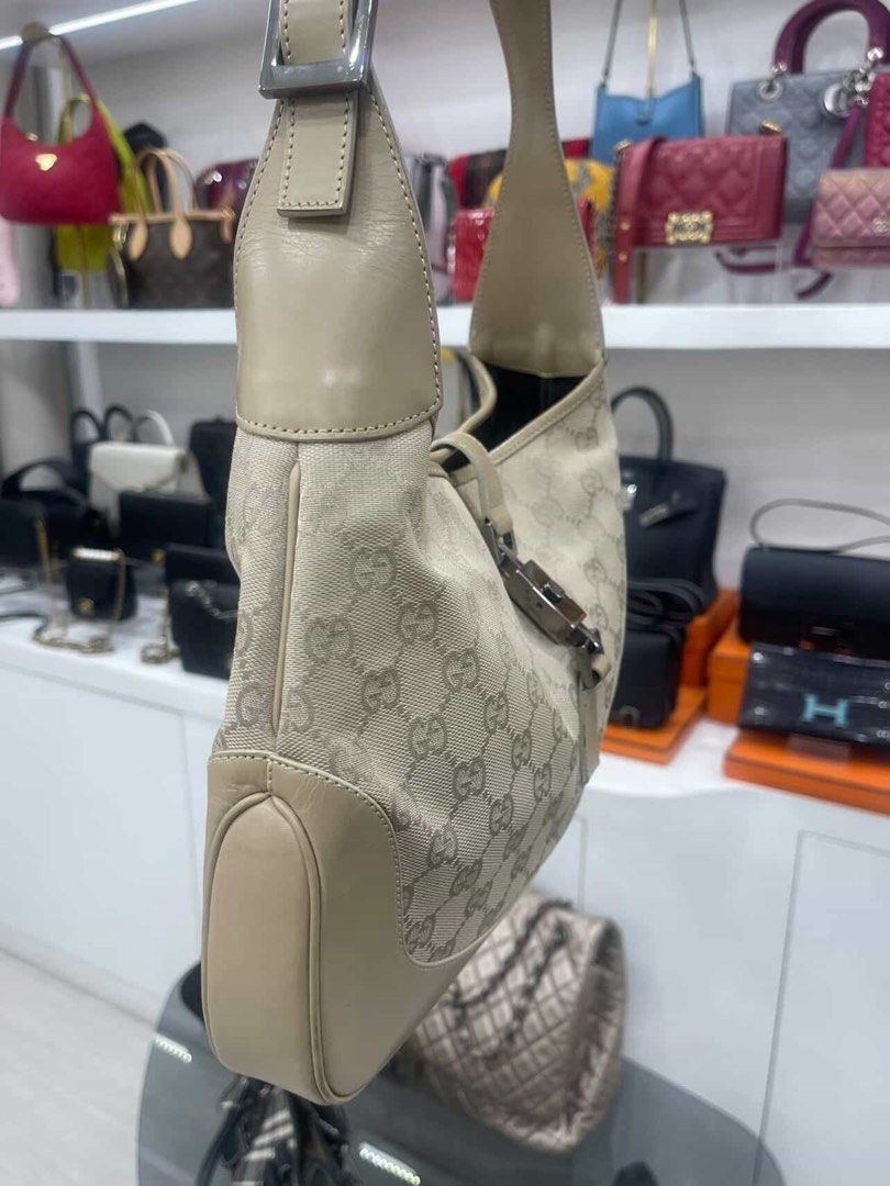 Authentic Gucci Jackie (Category: Luxury Bags & Wallets) located in Manila. Submitted by cereine (Listing ID 1450169930, Image 2). Description: .