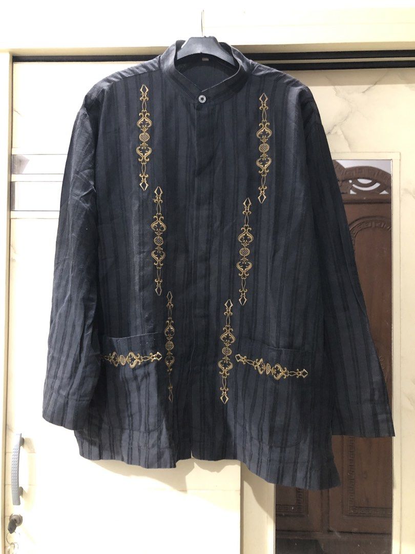 baju kokoh pria lengan panjang size L (Kategori: Atasan) berada di Tangerang. Dikirim oleh myshoppingputri (ID iklan 1450243822, Gambar 1). Deskripsi: lingkar dada 124 panjang 75.