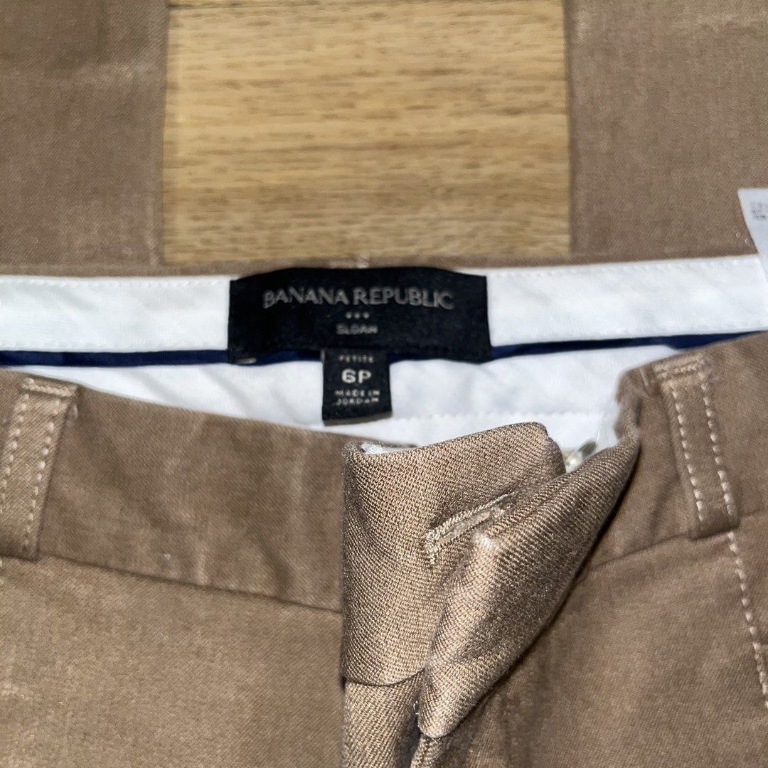 Banana Republic Sloan Pants Size (Category: Other Bottoms) located in Paranaque City. Submitted by kalattt (Listing ID 1450255075, Image 2). Description: - Banana Republic Sloan Pants - Size: 6 Petite - Color: Shimmery Bronze/Gold - Fit: Classic - Versatile: Great for work or a night out - Origin: Made in Jordan.