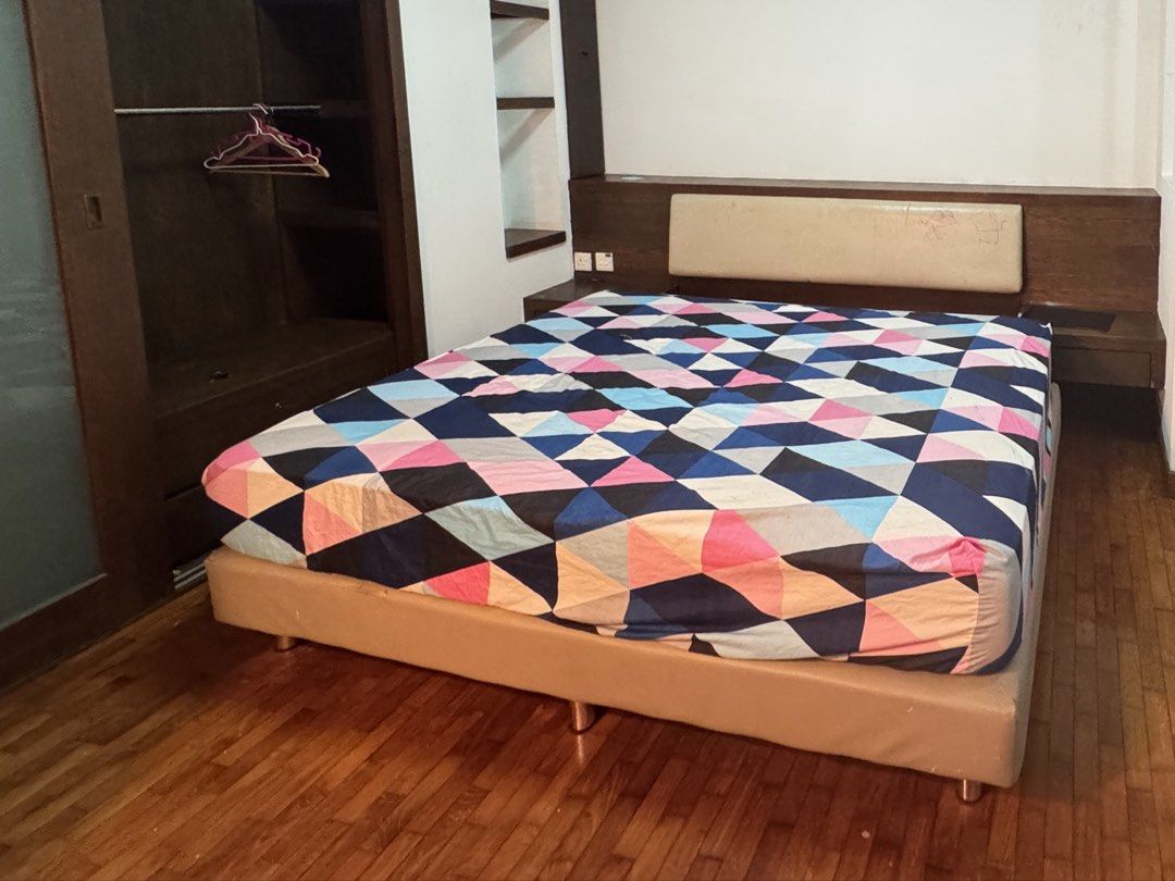 Bed Frame (Category: Bed Frames & Mattresses) located in Singapore. Submitted by lihsin_b (Listing ID 1450198079, Image 1). Description: - Sturdy bed frame -Free used mattress if you don’t mind -Ready for pick up.