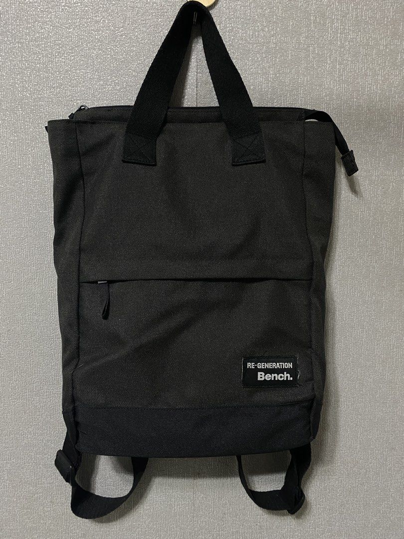 Bench Bag (Category: Laptop Bags & Sleeves) located in Baguio. Submitted by janna31 (Listing ID 1450293405, Image 1). Description: Bench Re-Generation Bag - Top carry handles - 100% Polyester - 16.5 L x 14.5 W Issue: stain sa pinaka loob (makikita sa pic) 500 only!! 📍Baguio City.