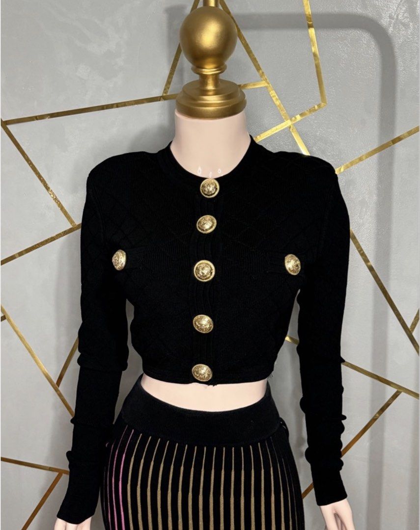 Black Cropped Cardigan with Gold Buttons (Category: Coats, Jackets and Outerwear) located in Las Pinas. Submitted by CocoBebeBeautiQ (Listing ID 1450172910, Image 2). Description: AUTO PASS TO LOW BALLERS ‼️‼️‼️‼️ AUTO PASS TO LOW BALLERS ‼️‼️‼️‼️ BALMAIN PARIS 💯 📌AUTHENTIC 📌PRELOVED 📌COMPLETE BUTTONS 📌WASHTAGS 📌NO NECKTAG S-M.
