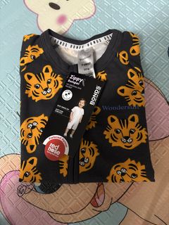 (Category: ) located in . Submitted by shopwithnabel (Listing ID 1450307033, Image 1). Description: .
