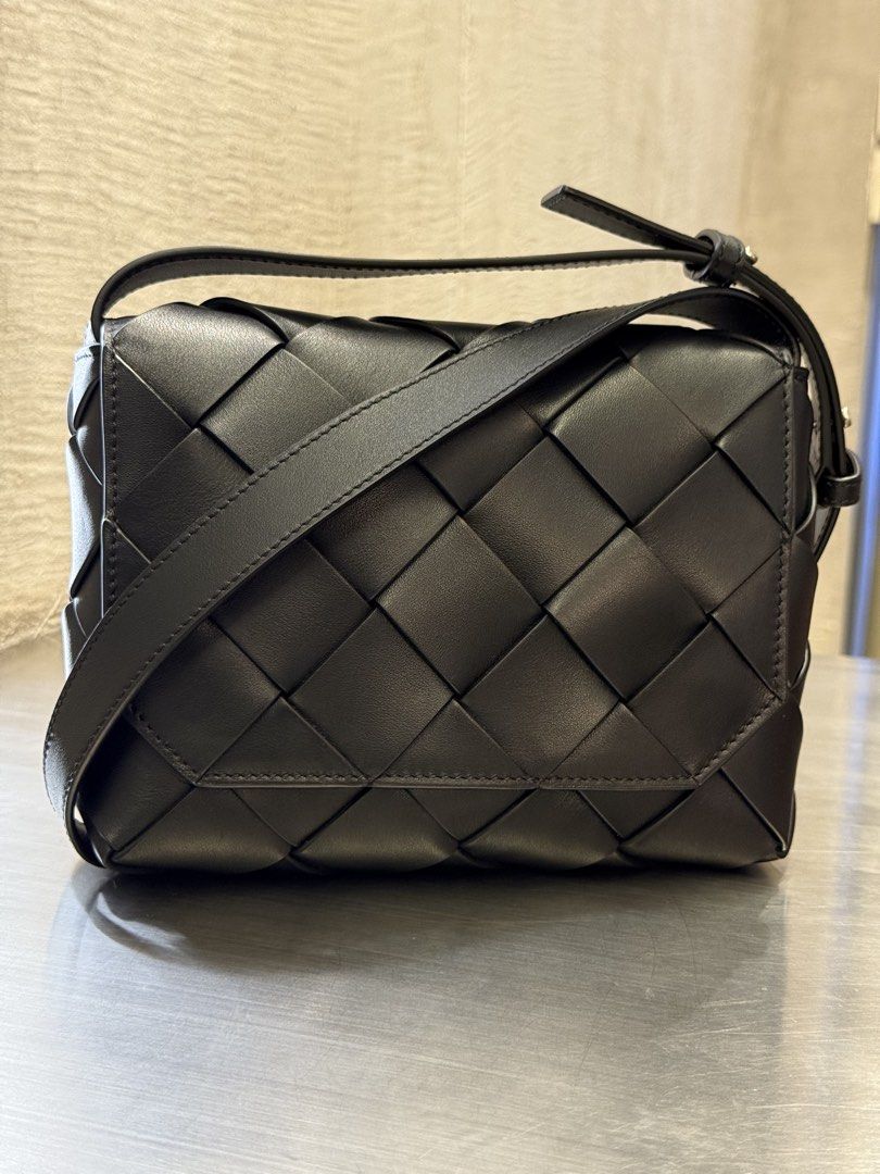 BOTTEGA VENETA (Category: Luxury Bags & Wallets) located in Angeles City. Submitted by secondluxph (Listing ID 1450263415, Image 2). Description: BOTTEGA VENETA DIAGO CALF LEATHER IN BLACK LARGE WEAVE INTRECCIATO PRISTINE CONDITION JAPAN/HONGKONG SOURCE .