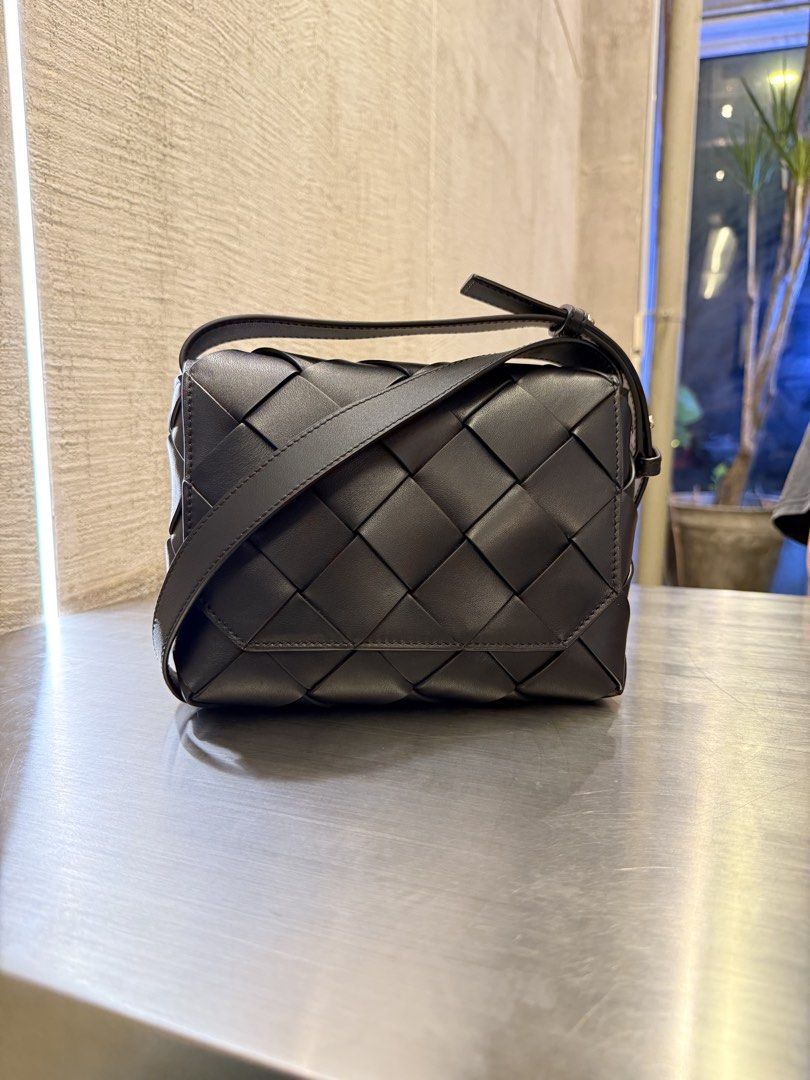 BOTTEGA VENETA (Category: Luxury Bags & Wallets) located in Angeles City. Submitted by secondluxph (Listing ID 1450263415, Image 1). Description: BOTTEGA VENETA DIAGO CALF LEATHER IN BLACK LARGE WEAVE INTRECCIATO PRISTINE CONDITION JAPAN/HONGKONG SOURCE .