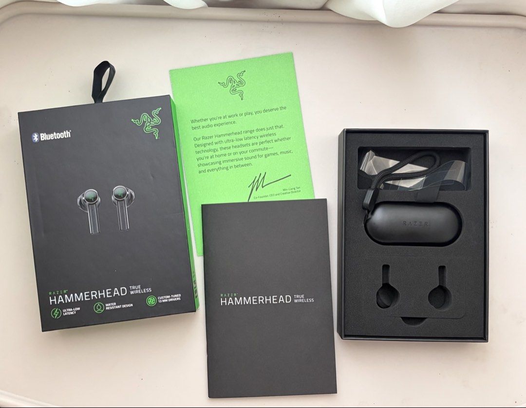 BOX AND CASE ONLY Razer Hammerhead (Category: Earphones) located in Davao. Submitted by ninialsalman (Listing ID 1450149822, Image 3). Description: ‼️ORIGINAL BOX and CASE ONLY‼️Lost the wireless earphones Includes the original charging cord too, just forgot to take a pic Nego Rfs decluttering.