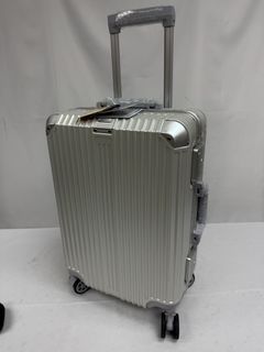 (Category: ) located in . Submitted by luggageoutletsg (Listing ID 1450214763, Image 1). Description: .