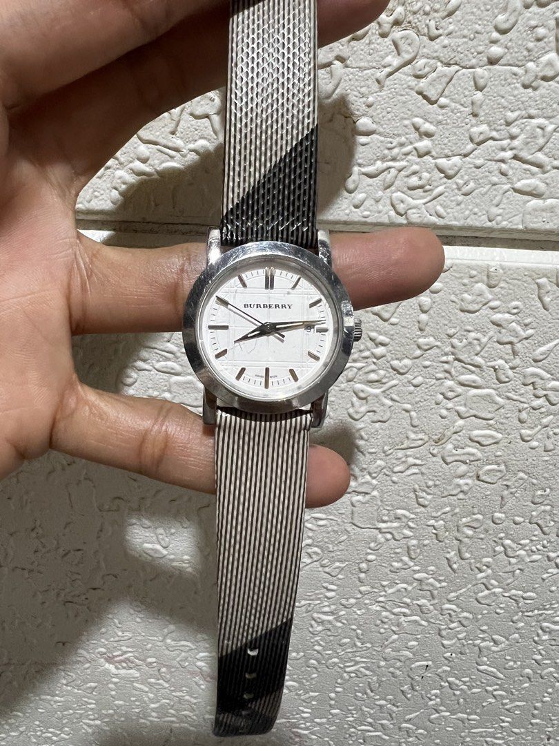 bur berry leather watch (Category: Luxury Watches) located in Bauang. Submitted by rjae07 (Listing ID 1450269092, Image 3). Description: guaranteed burberry watch change leather strap all are intact only the leather po ang napalitan authentic syempre .