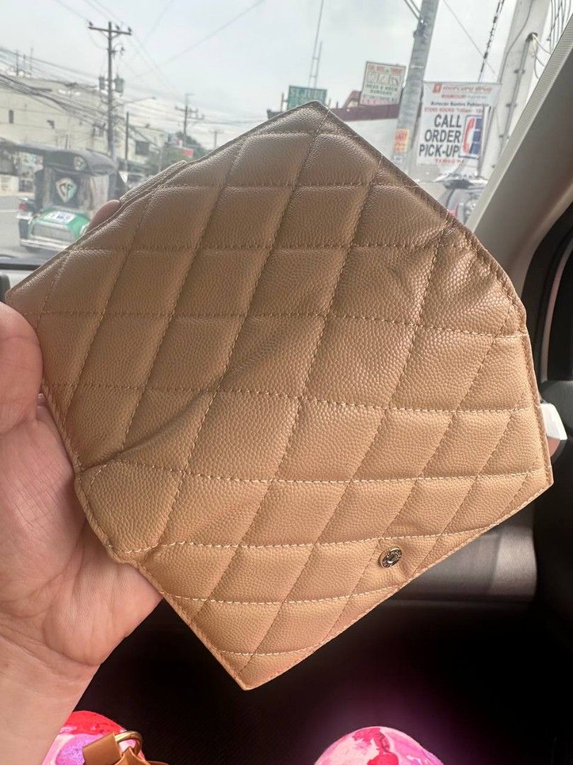 C HANEL WALLET JAPAN PRELOVED (Category: Luxury Bags & Wallets) located in Manila. Submitted by tianasmom (Listing ID 1450278750, Image 3). Description: 🇯🇵 JAPAN PRELOVED SOURCE 💯 GENUINE CAVIAR LEATHER WITH BOX. WITH DUSTBAG WITH CARECARD.