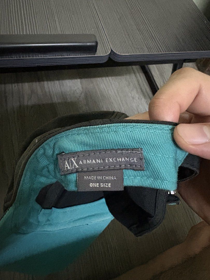 CAP (Category: Cap & Hats) located in Kepala Batas. Submitted by mnk.store (Listing ID 1450303821, Image 3). Description: Armany Exchange Condition 8/10 Rm15.