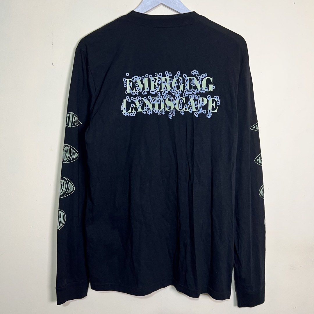 Carhartt WIP - Landscape L/S (Category: Tshirts & Polo Shirts ) located in Puerto Princesa. Submitted by theoldtreasures (Listing ID 1450287488, Image 2). Description: Size: Medium on tag EUC no issue Measurements: 20” pit to pit 28.5” length Manage your expectations. Thrifted‼️.