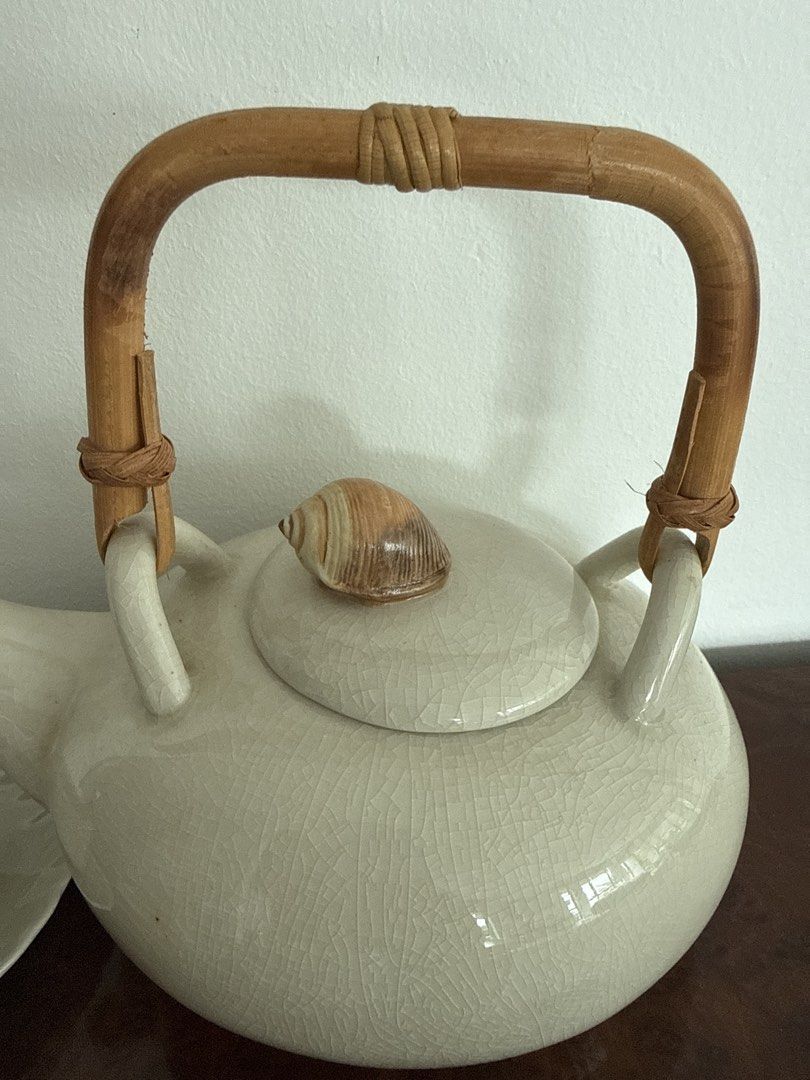 Ceramic Teapot and Cups with Shell Handles511663502923540482