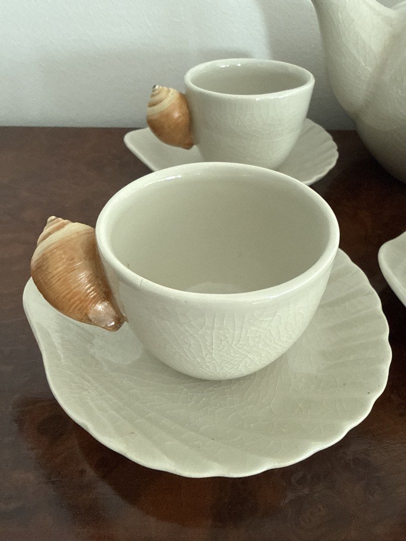 Ceramic Teapot and Cups with Shell Handles511663502923540481