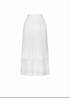 (Category: ) located in . Submitted by closetclearancesg (Listing ID 1450149190, Image 1). Description: .