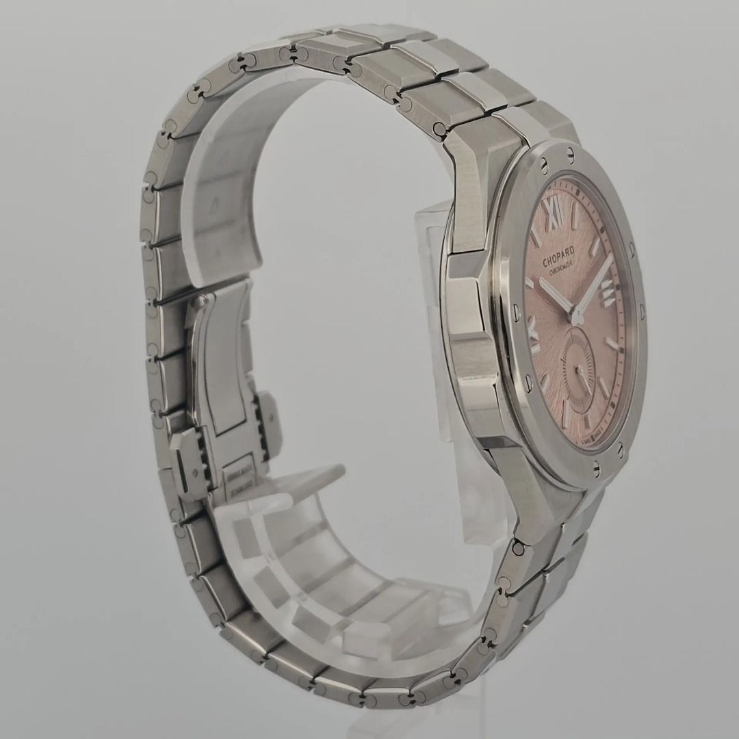 Chopard Alpine Eagle 298623-3001 （分類：手錶）位於 Hong Kong。 由 watch.gen 提交（商品編號 1450161295，圖片 3）。簡介： M260598UCPD 腕錶狀態 Very Good 非常好 保卡年份 Nil 直徑 41mm 機芯 自動發條 錶殼物料 鋼 錶盤顏色 粉紅色 配件 有原裝包裝盒及證明文件 ------------------------------------------ 不接受交換，可現金/過數/指定信用卡分期 尖沙咀實體店交收,安全可靠 WatsApp：https://bit.ly/likethiswatch。
