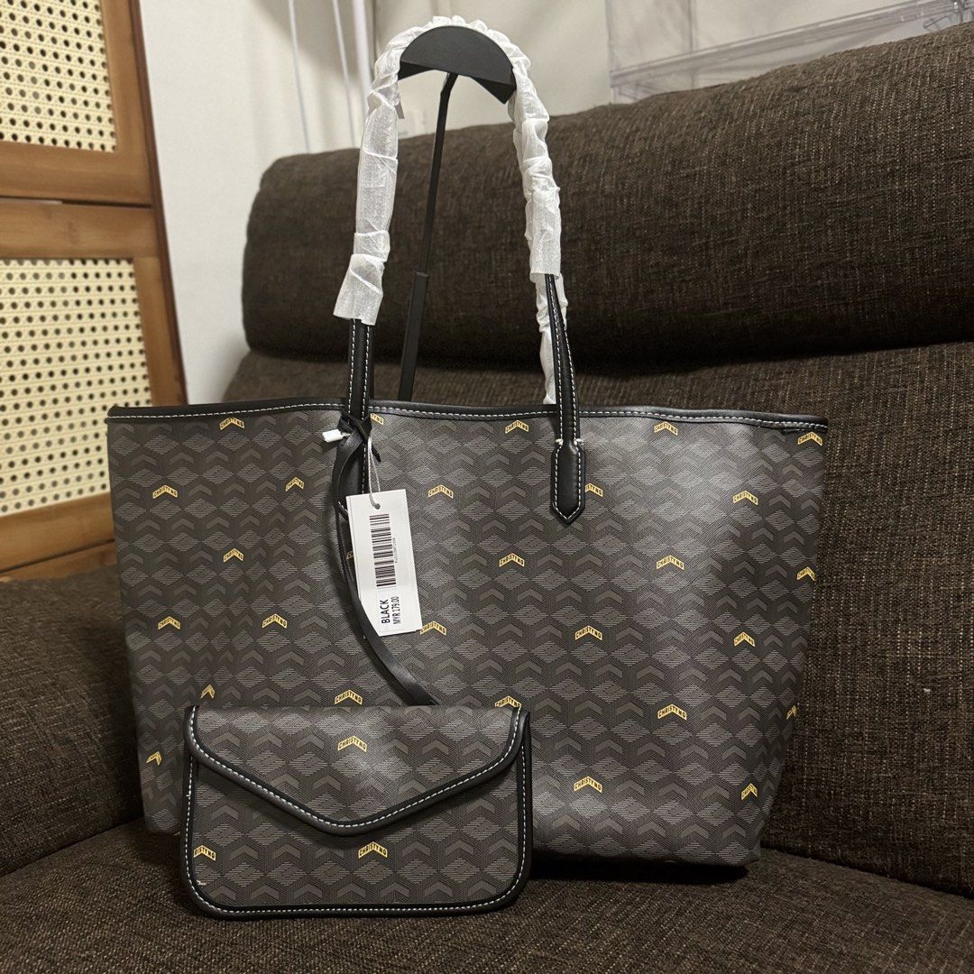 Christy Ng Russo Large Tote (2nd edition) (Category: Tote Bags) located in Bulacan. Submitted by mykakarizza (Listing ID 1450315599, Image 2). Description: ONHAND✨✨ ₱850 only Christy Ng Russo Large Tote (2nd edition) Pouch included 18"(L) x 10"(H) x 5.5"(W) Add paperbag 100 📸 Actual pics! 🙋🏻‍♀️ ─── ✦ ─── ✦ ─── ✦ ─── ✦ ─── 🛍️ LOOKING FOR MORE RESELLERS 🛍️ ✨ Buy 3 pcs of ANY items — FREE SHIPPING NA!🚚 ✨ Buy 10 items → FREE SF + ₱50 OFF EACH! 