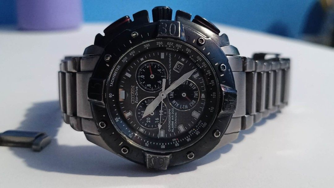 Citizens perpetual calendar (Eco drive) (Category: Men's Watches) located in Cavite. Submitted by zildian (Listing ID 1450315200, Image 3). Description: Working mga mga dents lng konti & slightly scratchs but still presentable.. sign of use lng po.. normal for 2nd hand... If d maselan pm nlng po sa interested Salamt po..🫶🏻🤍.