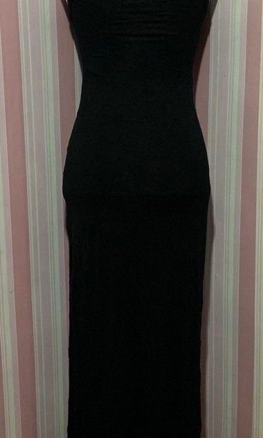Classic Black Dress w/Slit (Category: Dresses) located in Manila. Submitted by justonemor27277 (Listing ID 1450263133, Image 3). Description: Ang Ganda nitoo and makapal tela!! classy and sexy ang vibes po nito Size S-M.