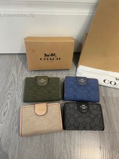 (Category: ) located in . Submitted by fashion.luxe (Listing ID 1450300006, Image 1). Description: .