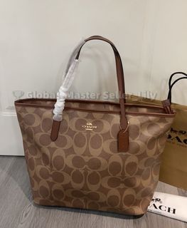 (Category: ) located in . Submitted by fashion.luxe (Listing ID 1450214492, Image 1). Description: .