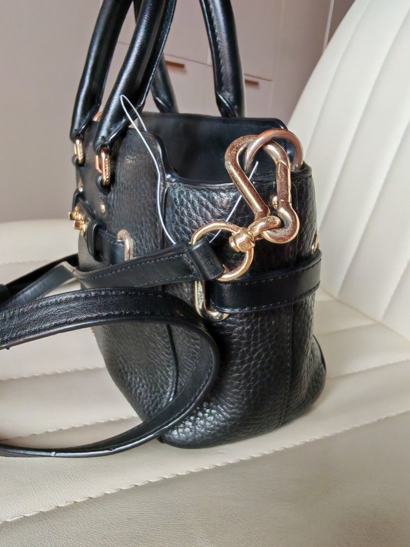 Coach mini blake (Category: Luxury Bags & Wallets) located in Baguio. Submitted by north.archive (Listing ID 1450181888, Image 3). Description: .