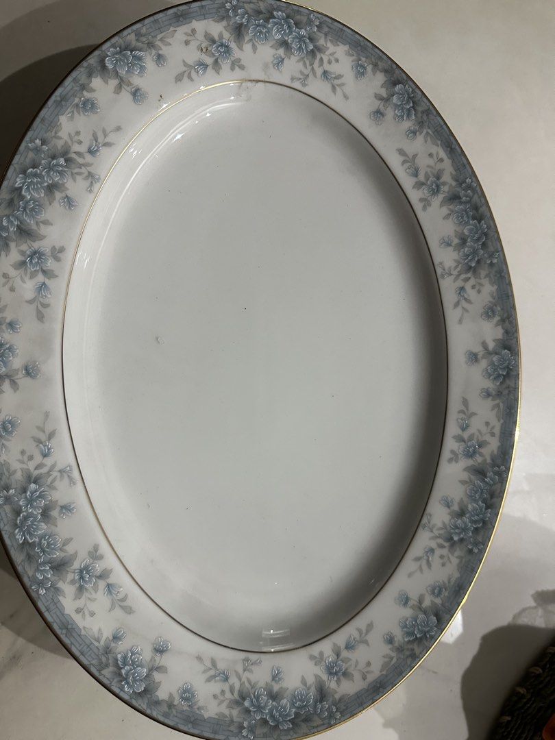 Contemporary fine china by Noritake Avalon (Category: Dinnerware & Cutlery) located in Pasig City. Submitted by 2701eseer (Listing ID 1450159740, Image 2). Description: P350 each dinner plate -10.5 inches in diameter 6pcs for P2000 P450 each serving platter-13.5 inches by 10 inches 3pcs for P1200 fixed price message me if interested payment thru gcash or BDO transfer shipping not included.