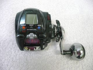 electric fishing reel for sale malaysia GoPOD Portable Lithium Battery LED Pod Lights which powers the autostop feature for true hands free retrieval Daiwa Seaborg G300J-DH Electric Reel