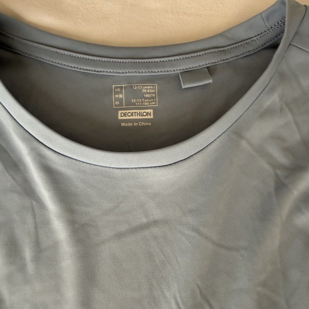 Decathlon Blue Long Sleeve Shirt (Category: Activewear) located in Pasig City. Submitted by liu03 (Listing ID 1450178584, Image 2). Description: mop: gcash mod: lalamove / j&t.