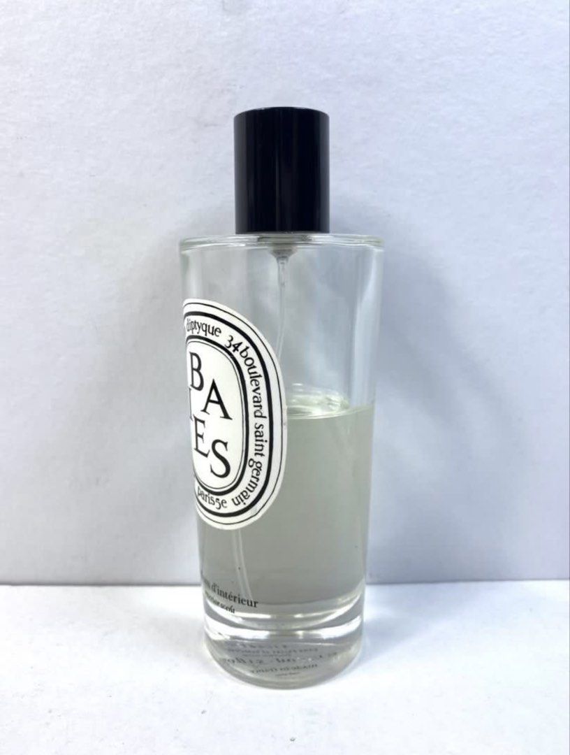 Diptyque Baies Room Spray 150ml Partial (Category: Home Fragrance) located in Mexico. Submitted by happymoby (Listing ID 1450140842, Image 3). Description: The irresistible freshness of a bouquet of roses, sweetened with blackcurrant leaves. THE DETAILS Olfactory family: Fruity Can also be used in small spaces, such as wardrobes or luggage Available in 150ml Directions for use Spritz along the room as desired to add life and sophistication to any