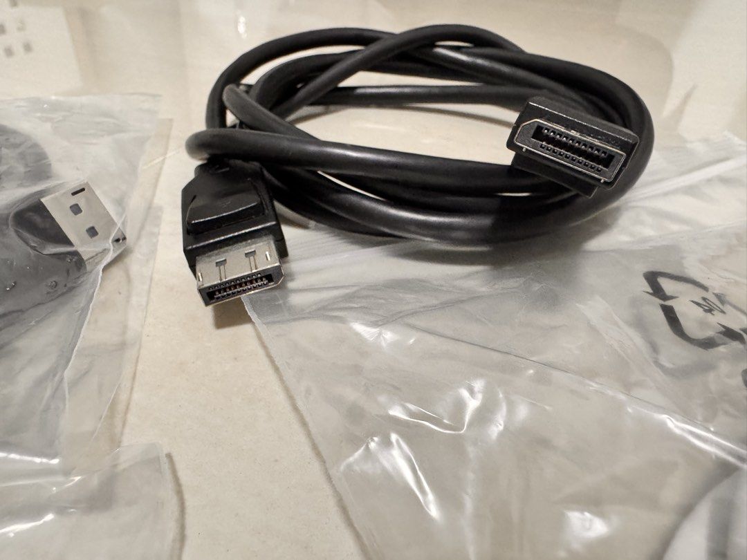 DisplayPort Cable 1m (4 items) $5