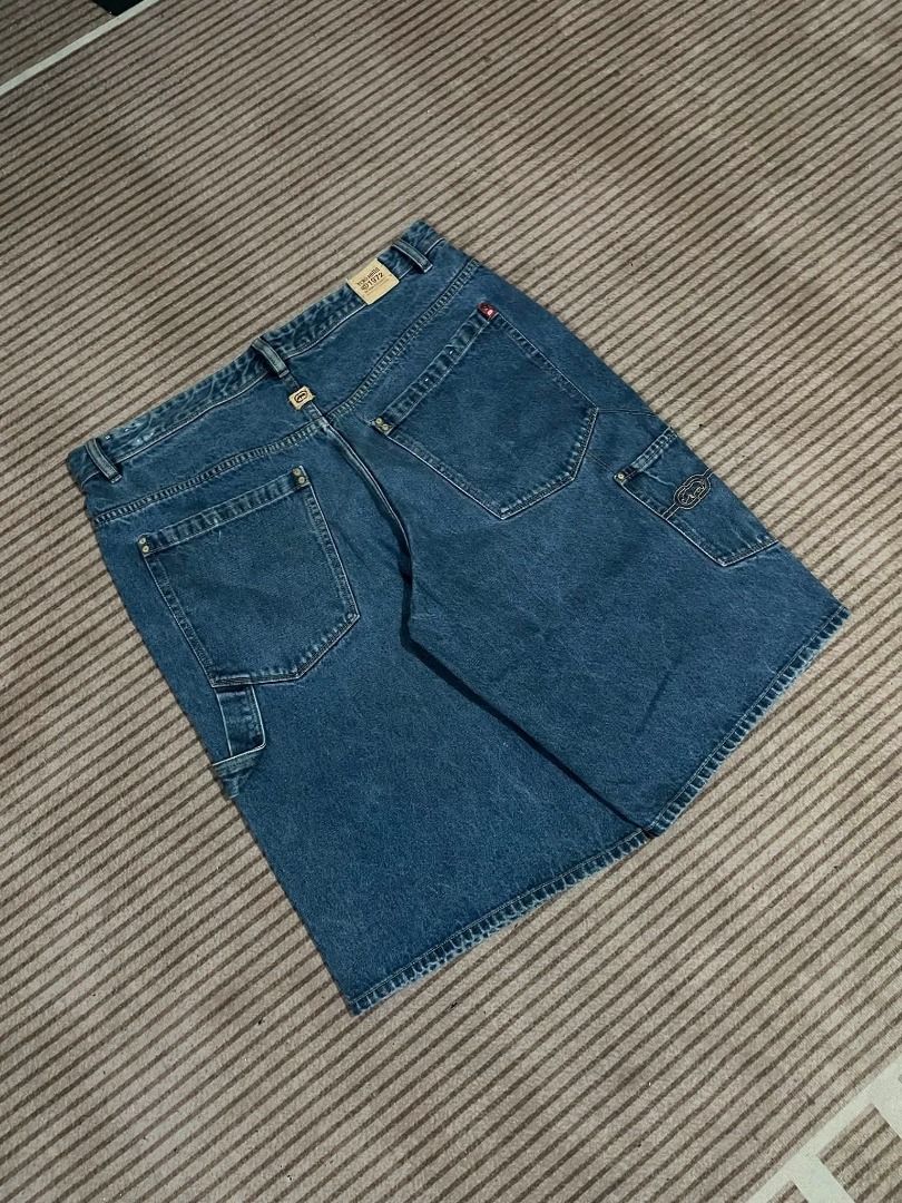 ecko unltd (Category: Shorts) located in Quezon City. Submitted by thrifttommmmm (Listing ID 1450266978, Image 1). Description: ECKO UNLTD NEED WASH GOOD CONDITION RAW HEAVY ISSUE MINIMAL LOOSE STITCH (POCKET) W:38 L:27 LO:13 GRAILL PRICE:999 .