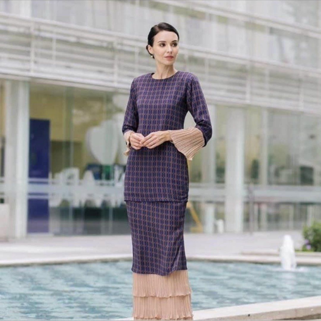 Fjura kl (Category: Baju Kurung & sets) located in Kuala Lumpur. Submitted by fatin9666 (Listing ID 1450318671, Image 1). Description: Nak clear wardrobe.