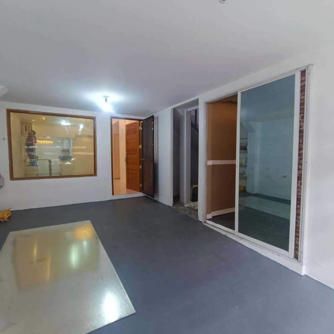 FOR RENT (Category: House & Lot) located in Las Pinas. Submitted by trizwong (Listing ID 1450170044, Image 1). Description: im having our house rented out starting Mid September. Our house is a 6 bedroom house, 3 room in the main house with 2 Toilet and Bath. it has a dirty Kitchen in the pasilio which you can convert as laundry area. it has a 1 car garage. on top of the garage, there are still 3 rooma which you can use as bodega for extra stuff 