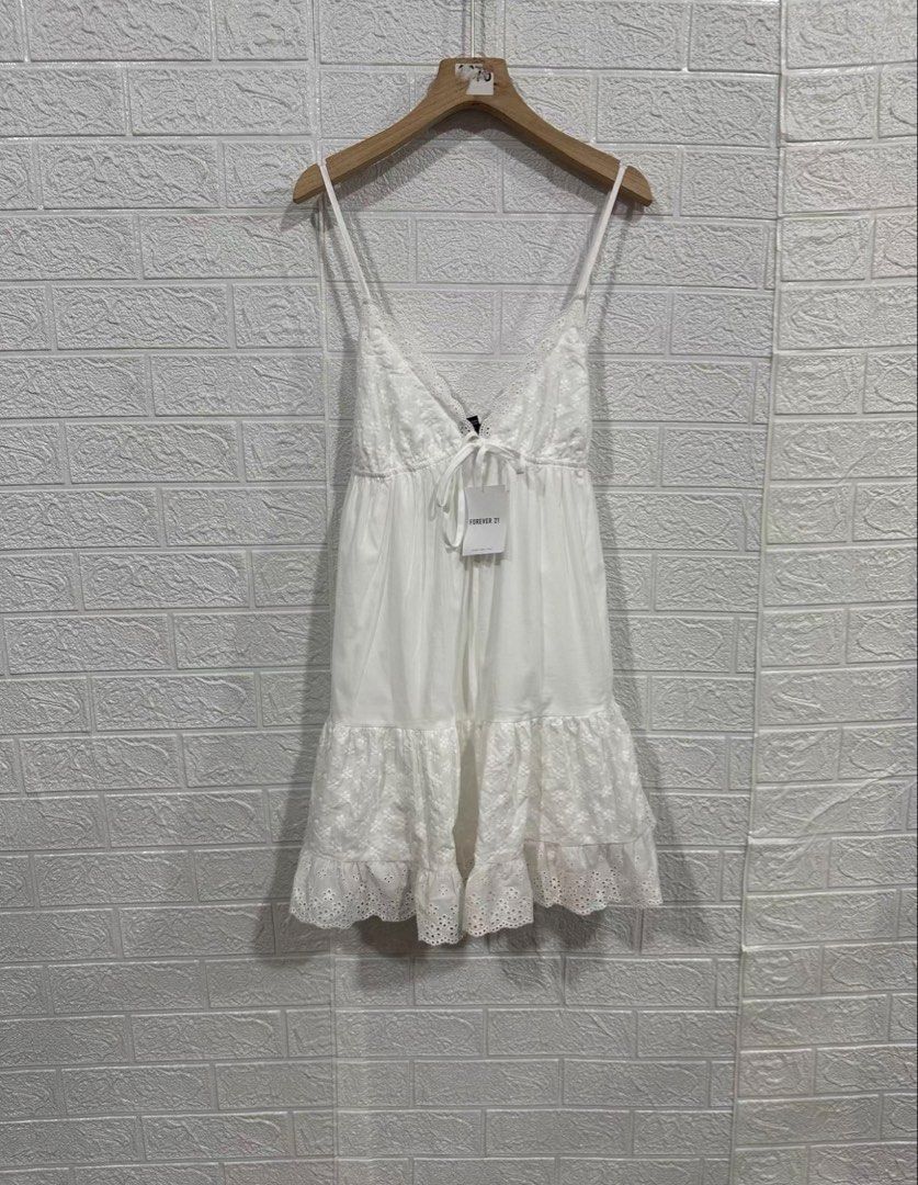 Forever 21 Camisole Dress (Category: Dresses) located in Manila. Submitted by dottedkiss (Listing ID 1450190878, Image 2). Description: 🛍️ All items are PRE-ORDER ✨ 📦 Ships within 10–20 days after order confirmation. 💳 Full payment required to secure your order. 🤍.