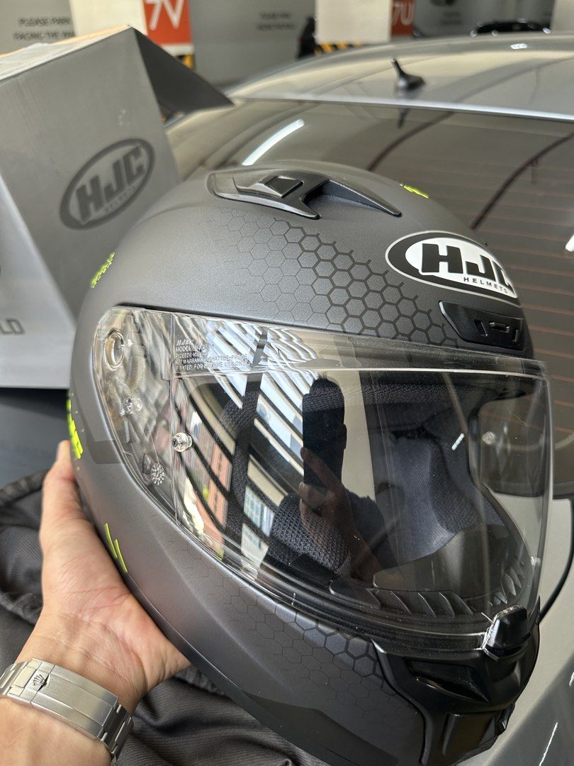 Good as new. Rfs hnd kasya (Category: Helmets and other Riding Gears) located in Pasig City. Submitted by jbgamboa21 (Listing ID 1450155428, Image 2). Description: Sinukat lang lang pero hnd nagamit kc hnd kasya.