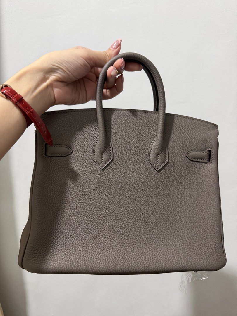 Gray BK 25 Paladium Hardware (Category: Luxury Bags & Wallets) located in Manila. Submitted by minimaison (Listing ID 1450296373, Image 2). Description: We accept Reasonable Offer with box and dustbag padlock and key .