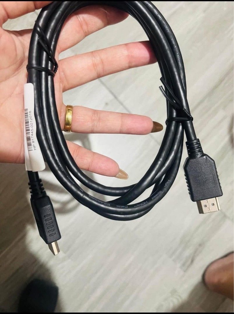 HDMI Hotron Highspeed (Category: Cables & Adaptors) located in Cabuyao City. Submitted by palm07 (Listing ID 1450197361, Image 1). Description: 71 inches long (1.8m) Male to male HDMI 30v.