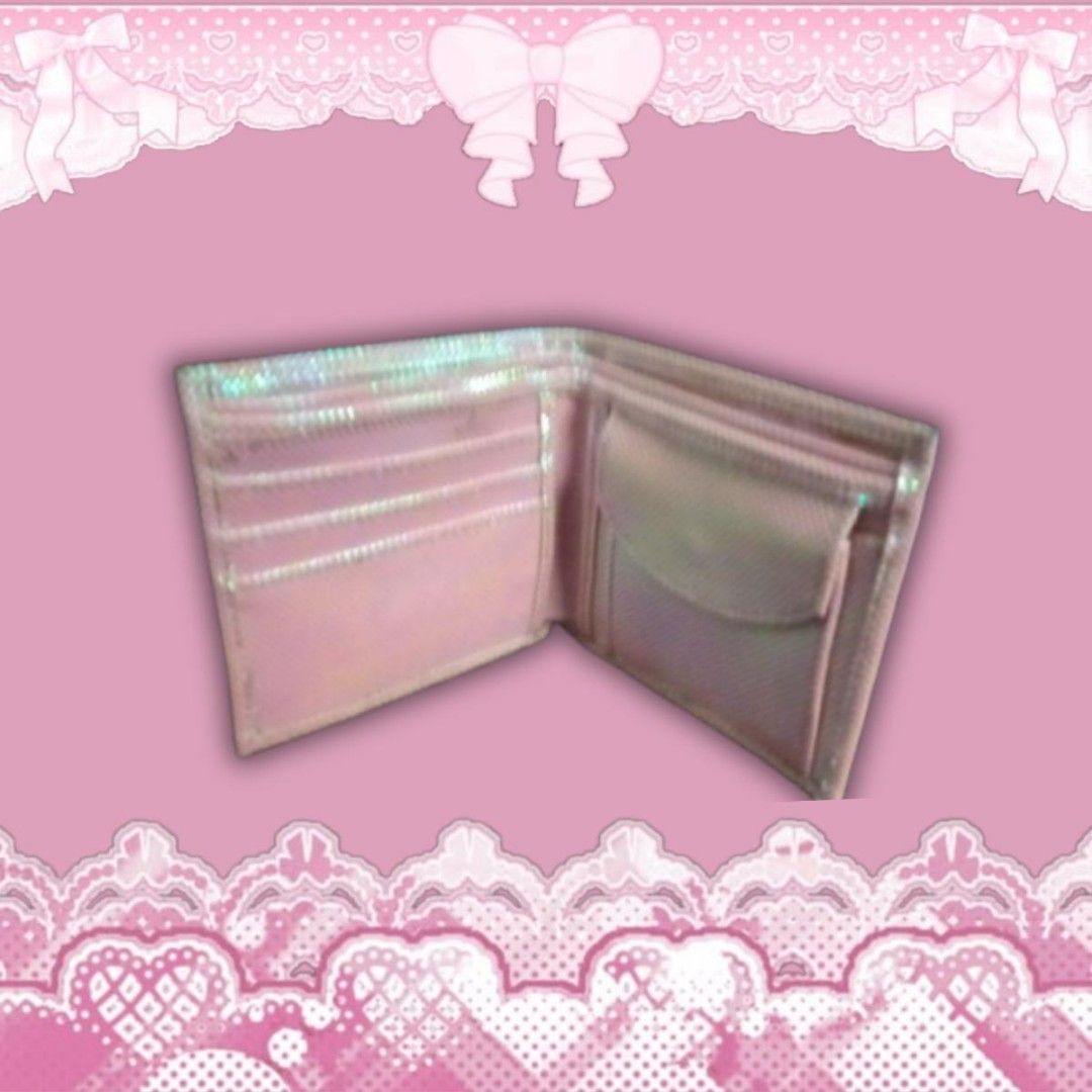 Hello kitty card holder (Category: Wallets & Card holders) located in Manila. Submitted by aerycha (Listing ID 1450146668, Image 3). Description: prelovee, bought at a bodega sale..