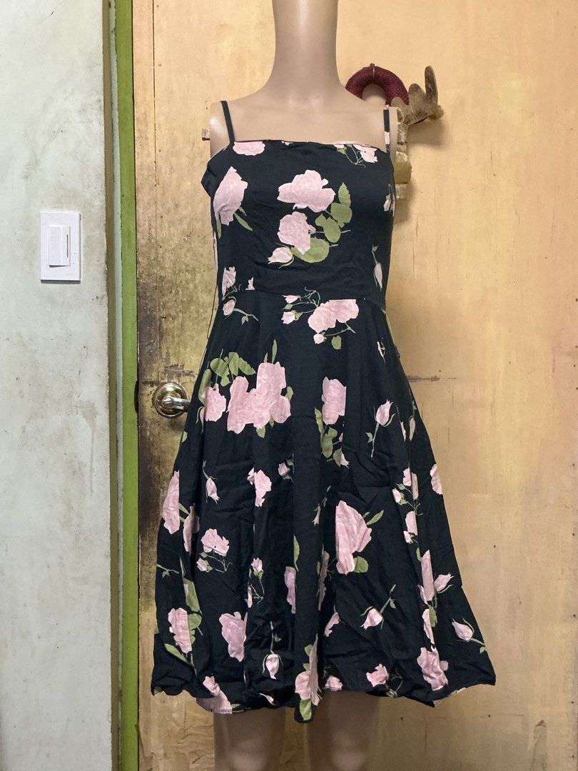 H&M floral dress (Category: Dresses) located in Dolores. Submitted by narssandra (Listing ID 1450222850, Image 2). Description: .