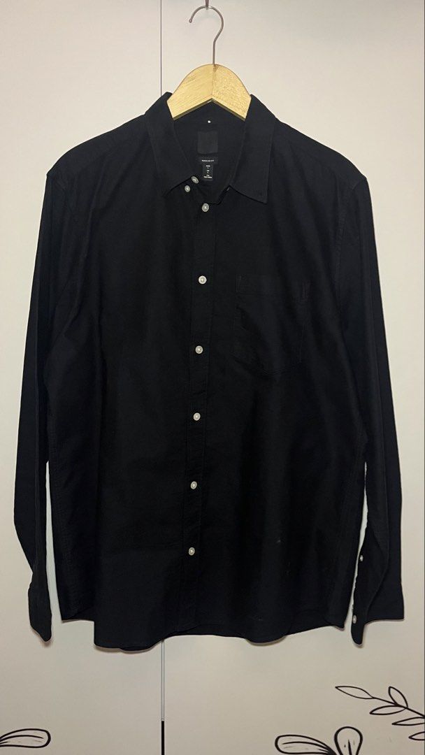 H&M Regular Fit Kemeja size L (Kategori: Olshop Pria) berada di Surabaya. Dikirim oleh mamabins (ID iklan 1450250421, Gambar 1). Deskripsi: size L LD 120cm masih baru bgt.