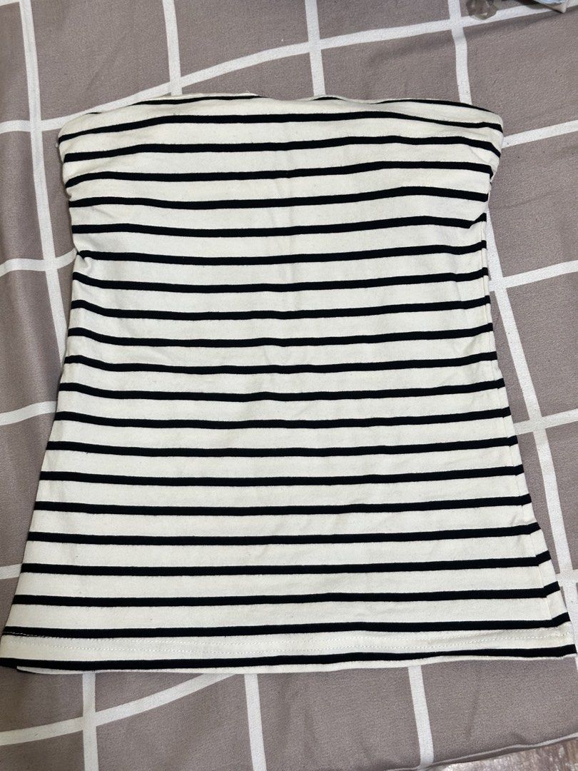 H&M Striped Tube Top (Category: Sleeveless) located in Bustos. Submitted by krjavier (Listing ID 1450234030, Image 2). Description: .