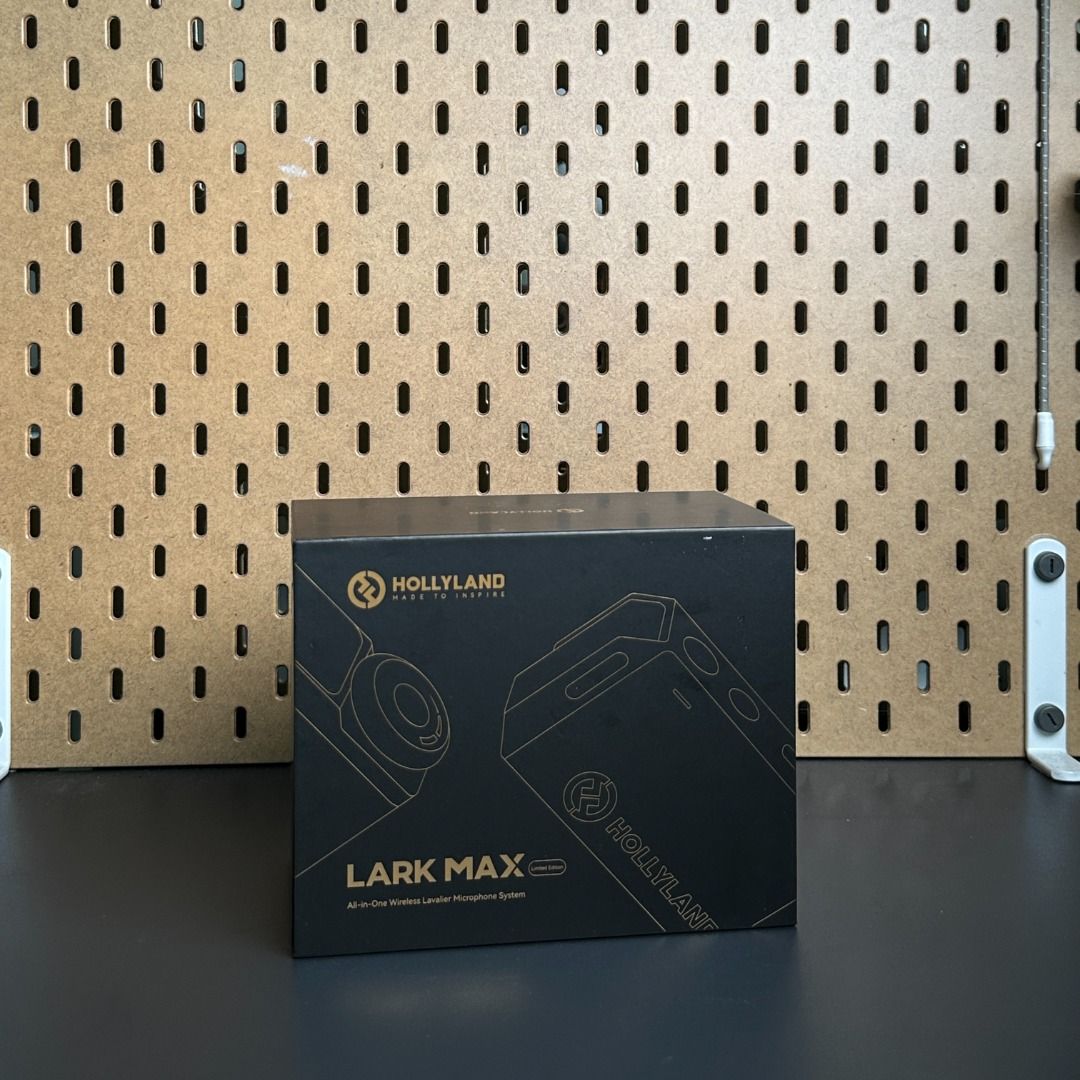 Hollyland Lark Max Limited Edition Wireless Microphone (Category: Microphones) located in Pasig City. Submitted by colelorenzo (Listing ID 1450166692, Image 1). Description: - SRP 15,900.
