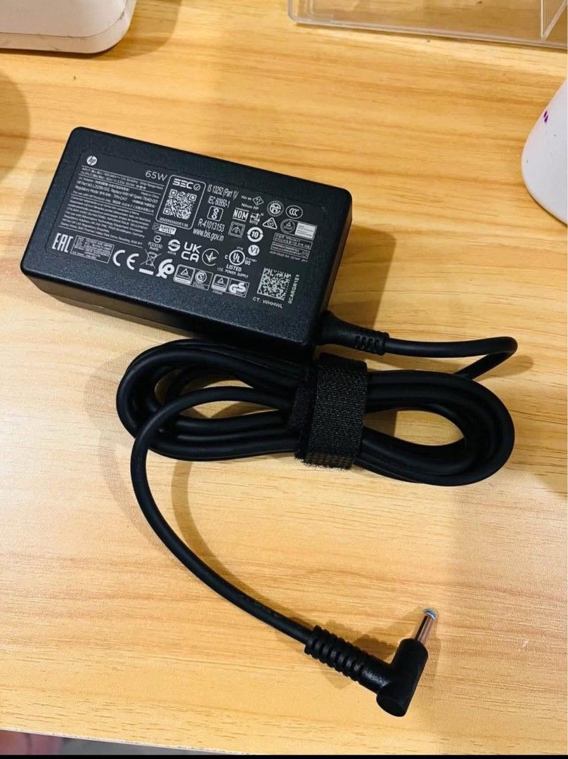 HP Laptop Charger Blue Tip (Category: Chargers) located in Cabuyao City. Submitted by palm07 (Listing ID 1450198863, Image 1). Description: 65W 240v AC 19.5DC size of the tip/barrel is 4.5mmX3.0mm.