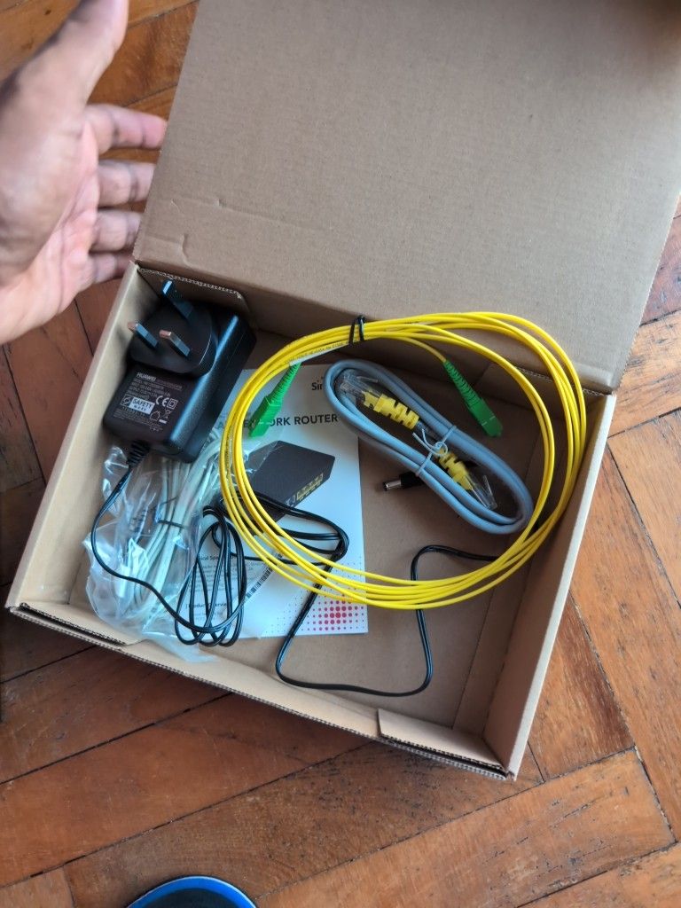Huawei Optical Network Router with Accessories