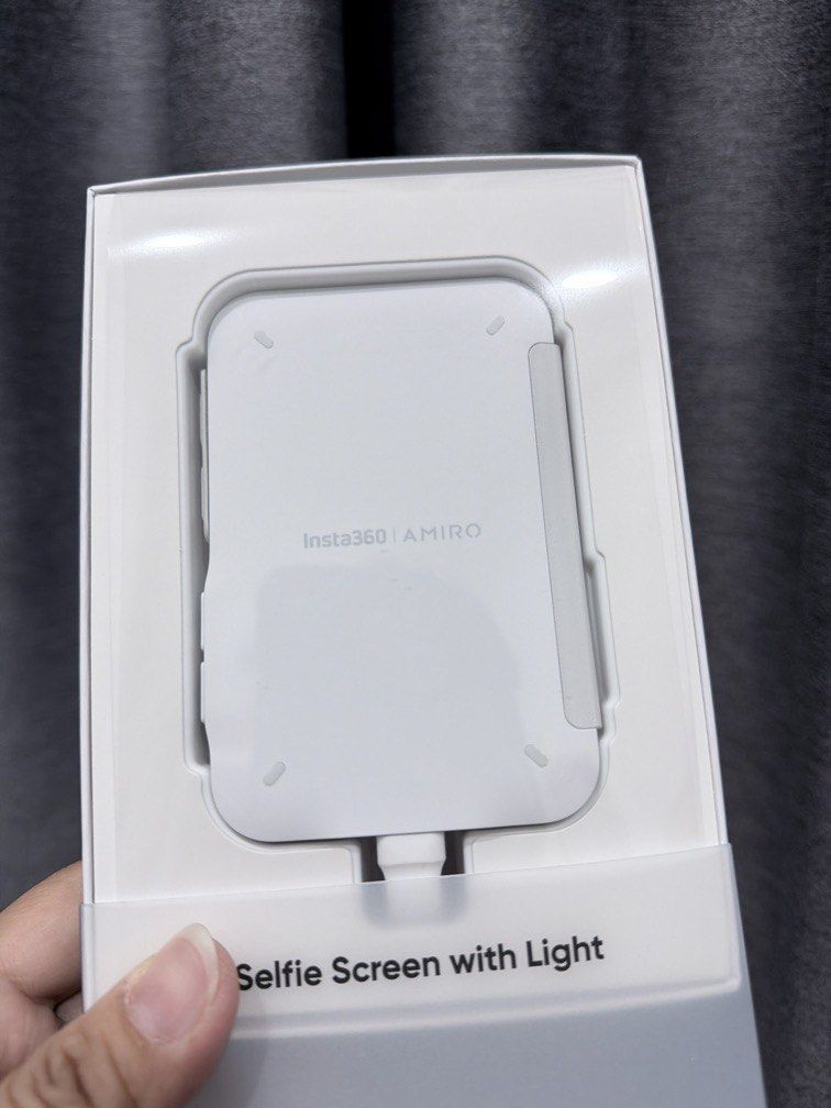 Insta360 Snap (Category: Camera Bags & Carriers) located in Sri Aman. Submitted by sheryljee86 (Listing ID 1450239552, Image 3). Description: ✅unboxed but kept unused ✅Selfie screen with light ✅Full set.