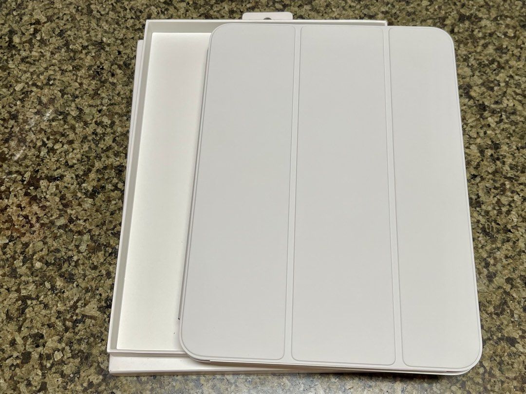 iPad Smart Folio White (for iPad 10th gen) (Category: Cases & Sleeves) located in Manila. Submitted by casssee (Listing ID 1450148052, Image 2). Description: iPad Smart Folio White (for iPad 10th gen or MQDQ3FE/A) PHP 4800 (negotiable) ⭐️Got the case together with my iPad 10th gen last yr. Can send receipt via DM. Used it for 3 days inside a pouch but realized that it didn’t suit my lifestyle so I switched to a case from orange app ⭐️Case was sto
