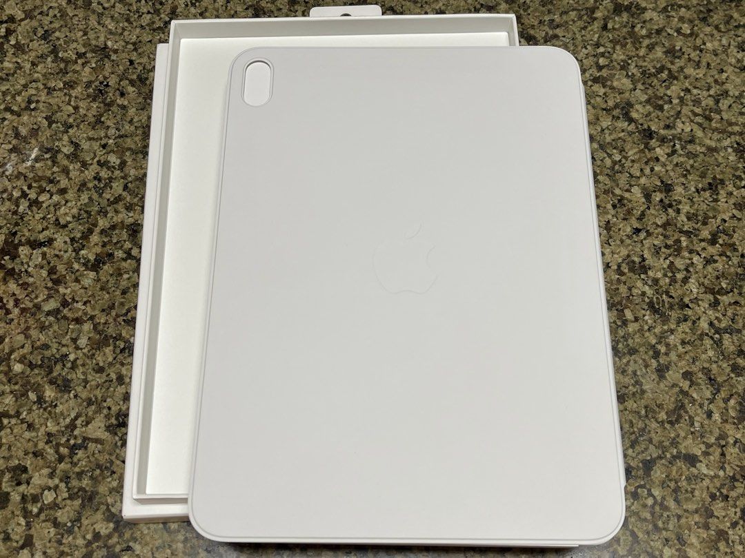 iPad Smart Folio White (for iPad 10th gen) (Category: Cases & Sleeves) located in Manila. Submitted by casssee (Listing ID 1450148052, Image 3). Description: iPad Smart Folio White (for iPad 10th gen or MQDQ3FE/A) PHP 4800 (negotiable) ⭐️Got the case together with my iPad 10th gen last yr. Can send receipt via DM. Used it for 3 days inside a pouch but realized that it didn’t suit my lifestyle so I switched to a case from orange app ⭐️Case was sto