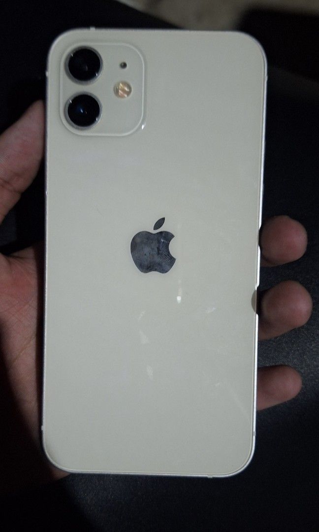 Iphone12 128GB White (Category: iPhone 12 Series) located in Manila. Submitted by hombree (Listing ID 1450258983, Image 1). Description: 128GB 100bh(replaced) all working makinis no scratches no sim restriction rfs: need funds for tuition.