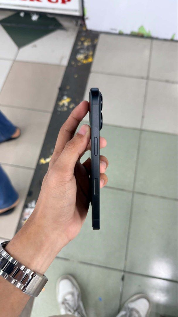 Iphone 16 128gb Good Batt Smartlocked (Category: iPhone 16 Series) located in San Juan City. Submitted by javedsgadgetshop (Listing ID 1450150503, Image 3). Description: PTPA : Padelete po if bawal ❌ Here's the QUICK INFO ➡️ iphone 16 ➡️ 128gb ➡️ black COLOR ➡️ Smartlocked ➡️ 95% MAKINIS & Good BATT ➡️ STORE WARRANTY ➡️ WITH Case and charger - serial can be check on apple website |Money back if its proven fake ( for iphone only ) ‼️ 🤝 We accept 
