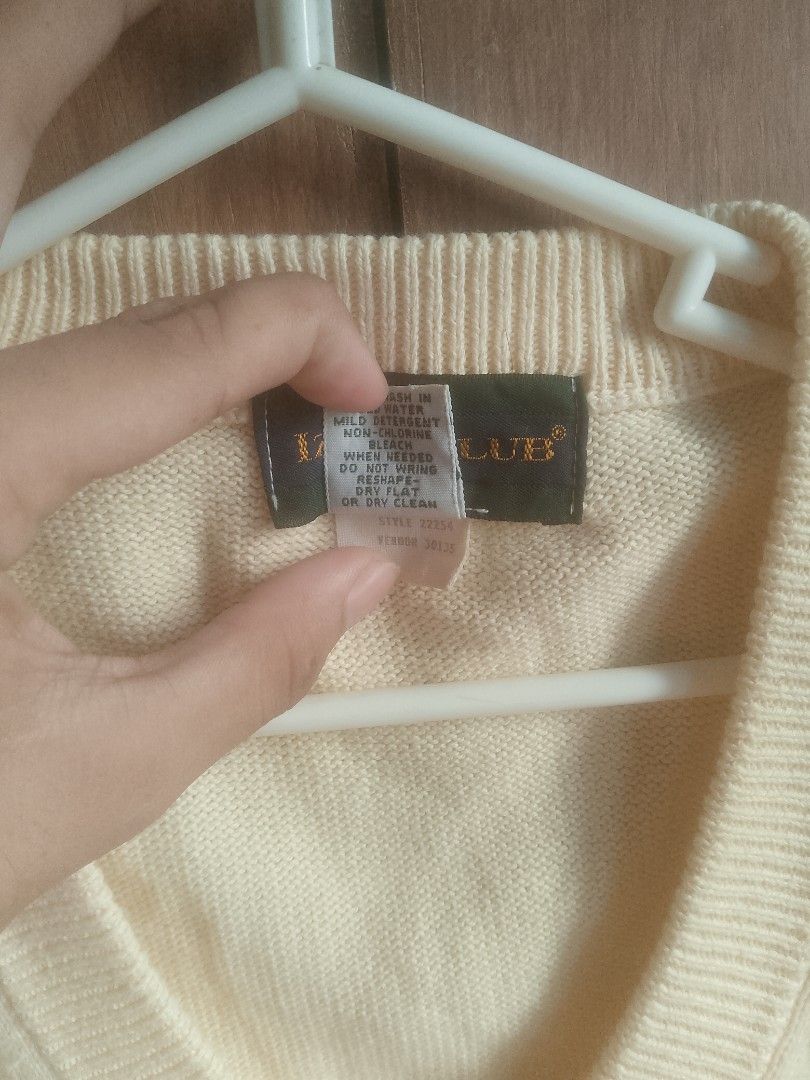 IZOD Vest (Category: Vests) located in Binalonan. Submitted by thrift2froi (Listing ID 1450222796, Image 3). Description: good as new.